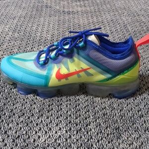 Air VaporMax 2019 GS Blue Jade Volt size 7Y  women's 8.5